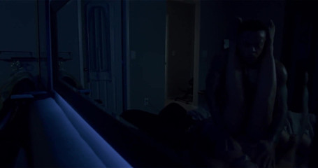 Eddie Jaye: Gece geç saatlerde seks seansı