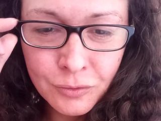 Nikki Montero: Éjaculation précoce avec mes lunettes noires
