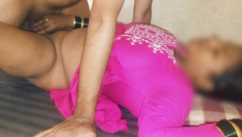 Harder299: Sexy indická vesnická nevlastní máma si užívá romantický sex. Desi...