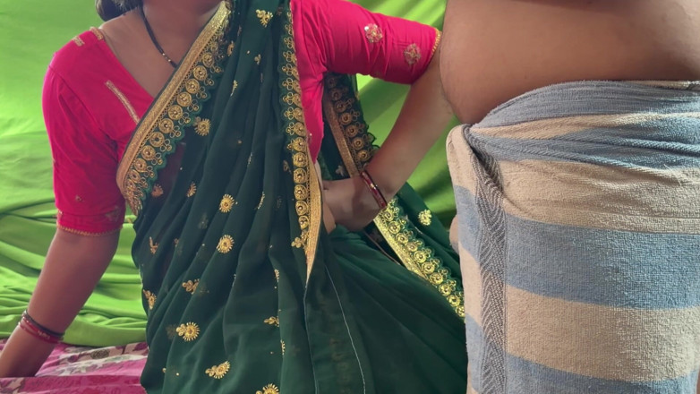 Siyanshi: Indiancă bhabhi futută în sari de Devar