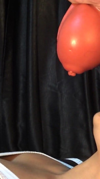 Ich Lutsche Seine Eier so Hart, Während Er Es Genießt, Diesen Sukkubus Zu Ficken Und Ich Esse Das Sperma. Vollständiges Video.