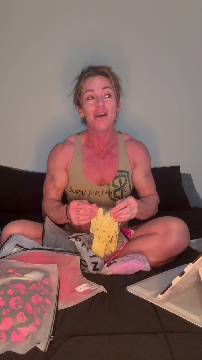 Simone Steele: Simone Stories seizoen 1 aflevering 2