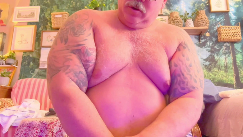 Hand-Free-Daddy-Chub: 14 Dakika... Dedenin Beyaz Külotlu Külotunda Bir Var Ve Karnı Çok...