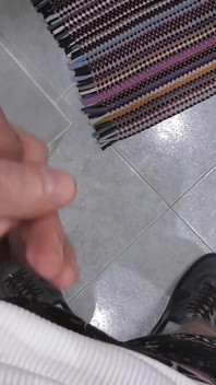 샤워하는 거유 배다른 여동생,.