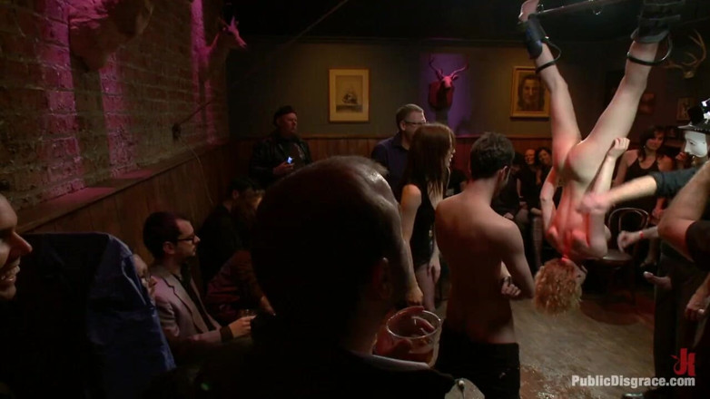 Public Disgrace by Kink: Великолепную 20-летнюю блондинку трахнули и унизили