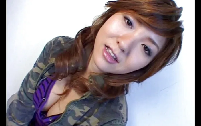Asian Impulse: 18-year old Asian hottie with a bubble butt takes a...