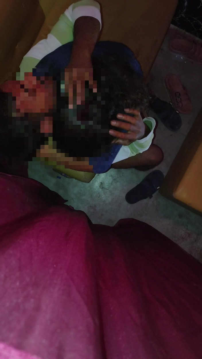 Arjun family porn: Sexy indická manželka ošukaná nejlepším přítelem jejích manželů v hindštině...