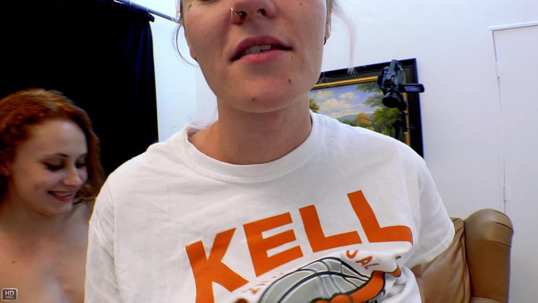 Brand New Amateurs: Seksi lezbiyen doğum günü sürprizi amcık yalıyor