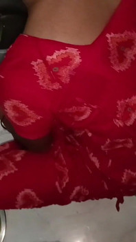 Bhabhi Ji scopa il pene del fratellastro ed è stato eiaculato