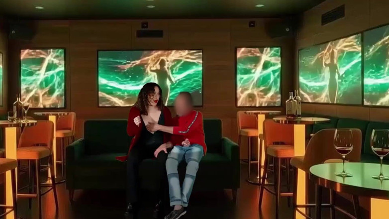 LadyRoma: Ik, De Manager Van De Karaokeclub, En Mijn Man Filmen...
