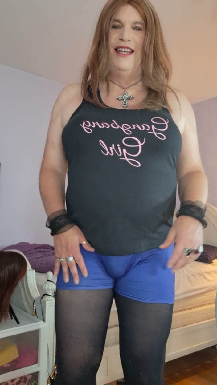 Victoria Lecherri: Do You Think I Will Get Attention in This Outfit?
