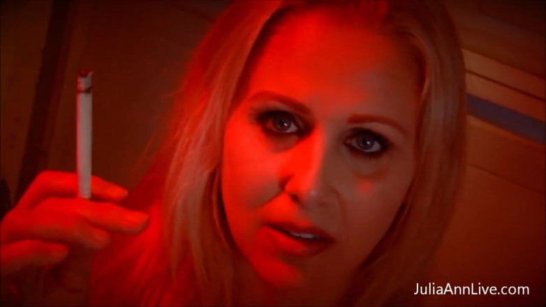 Julia Ann: Julia ann smokin cổ điển