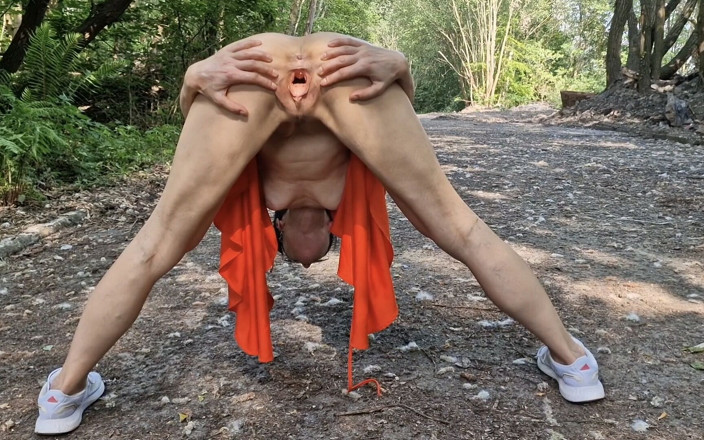 Nicky Brill: Arriscado nude ao ar livre mostrando minha buceta