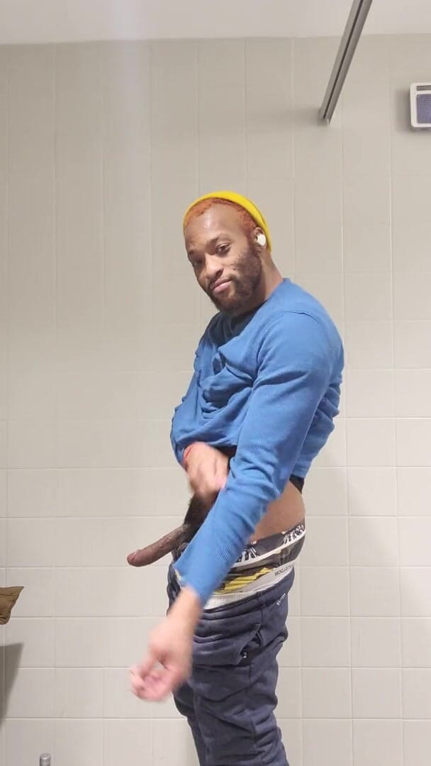 Kennie Jai: Kennie Jai Jerks off at Work