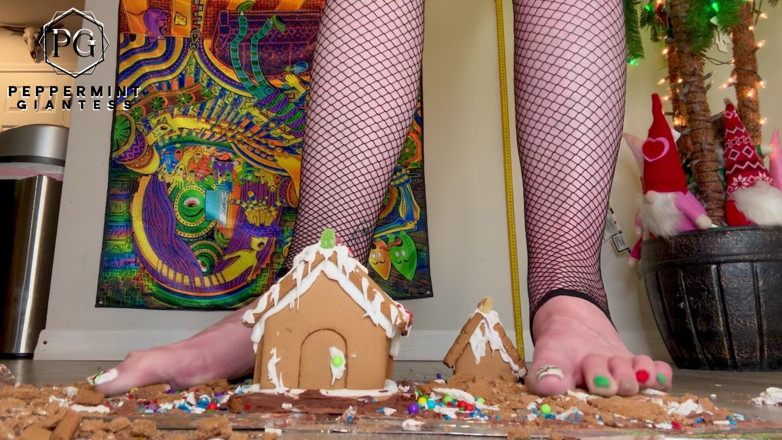 Peppermint Giantess: Giantess Christmas Village Slo-mo Crush Niszczenie moich piernikowych domów w...