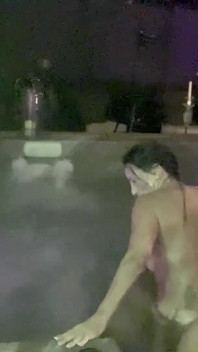 アビ・ジェームズとの熱いホットタブセックス