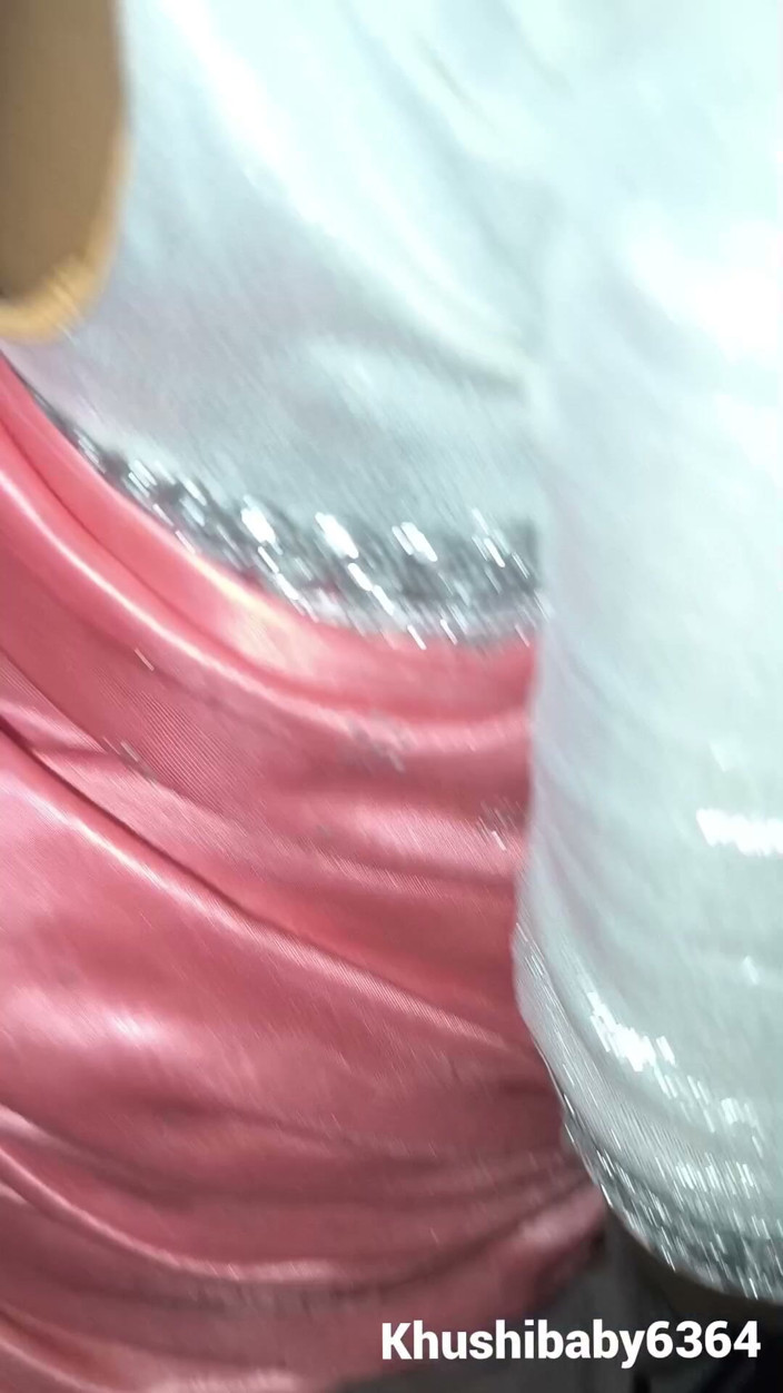Khushibaby6364: 코밀이 떠났고 사위는 어느 날 행복했고, 형부와 처남은 소파 틈을 메워 서 형부
