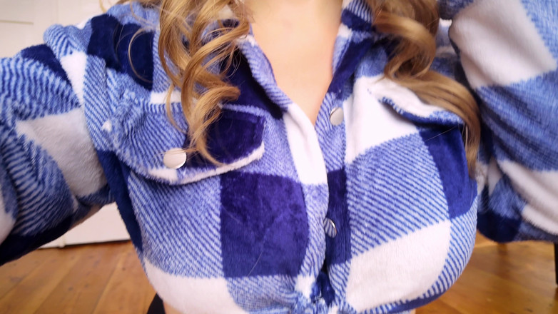 Mrs Wetslavs: Máy bay bà già mũm mĩm cưỡi một con cu...