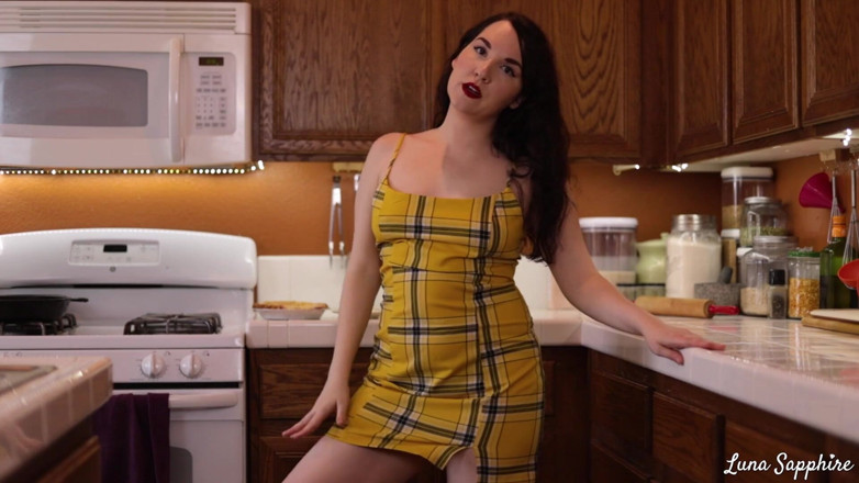 Luna Sapphire: Cum Pie CEI Cum Eating Instruction