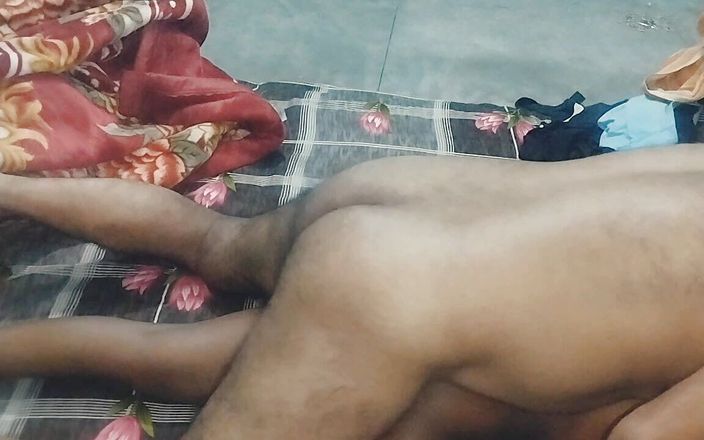 Indian Girl Priya: 남친과 섹스하는 핫한 인도 여친