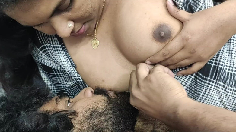 Vaigavarun45: Camisa aberta e quente mamas chupam, mallu casal peitos quentes...