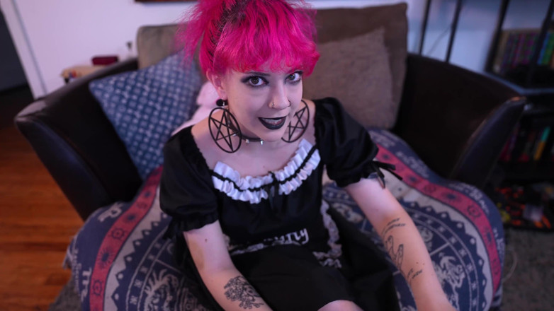 lilredvelvettt: Got pokojówka femdom ręczna robota