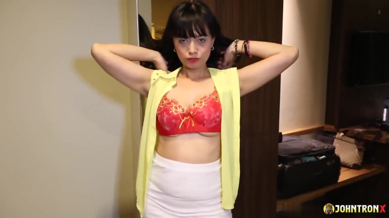 John Tron X: Johntronx - Peituda asiática milf fode hardcore como um profissional