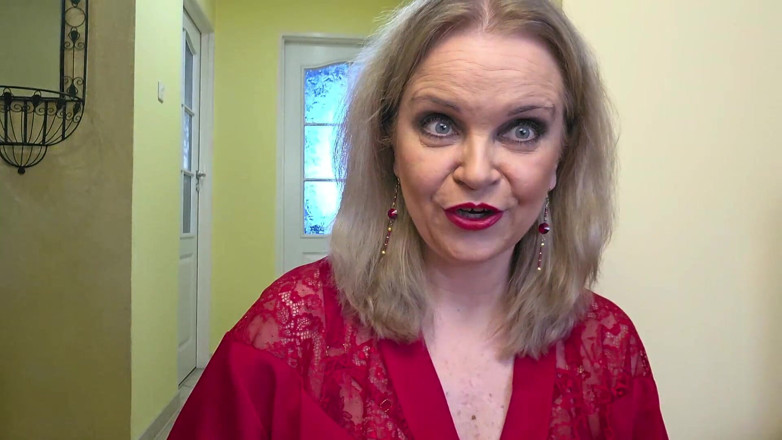 Misses_Jenny: Privatshow in roten dessous im set