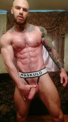 Valdemar Santana: Semental muscular posando y sacudiendo una gran polla