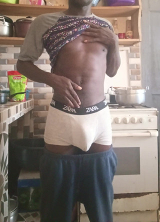 WildFreakBottom: Je me suis branlé furieusement jusqu’à ce que mes grosses éjacs...