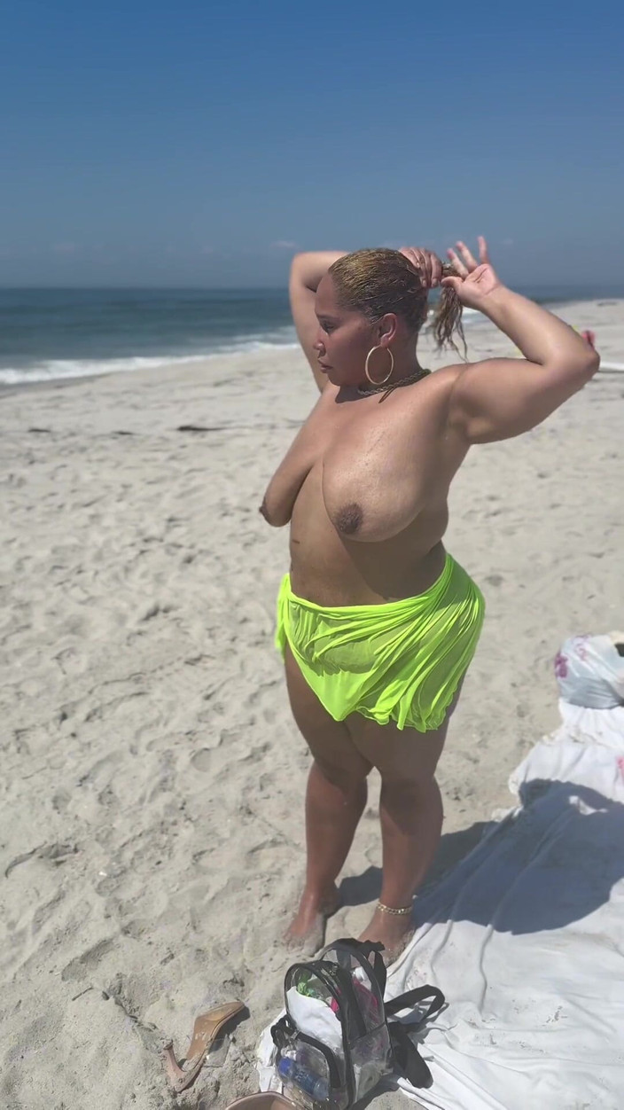 PutiLing: Natural Fat Ass - Thick Legs Tease - Big Tits Areolas - Thong -...