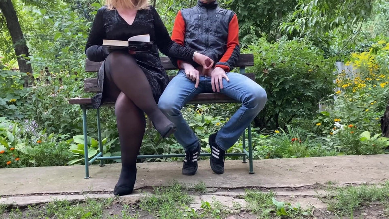 OurFetishLife: Suegra con curvas satisface yerno al aire libre