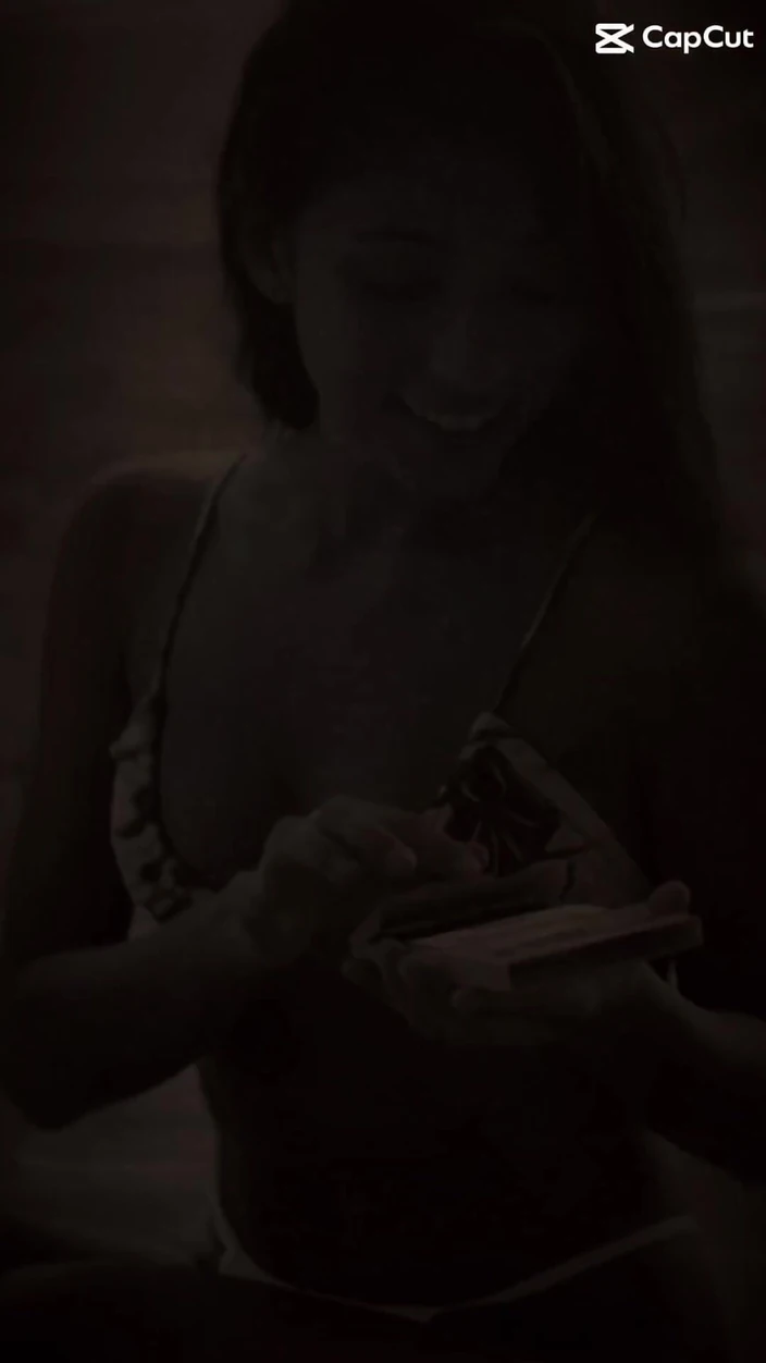 Vika_Sexting: Vergnügen für zwei: Habano, Skin und Whispers