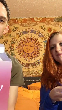 Moiame Jazyk a Prstový Vibrátor Rozbalení a Masturbace