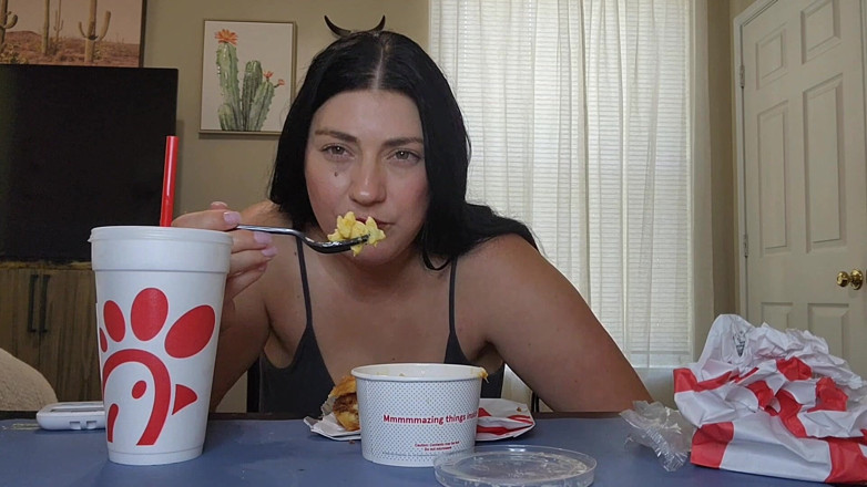 Julia Ryan: Fast food beni çok gazlı yapıyor