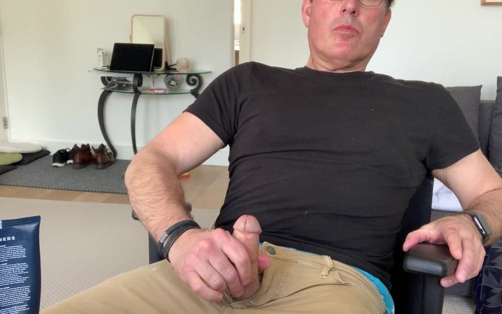TJenner: Scherpe, verbale masturbatie, mijn afgesneden pik bespreken