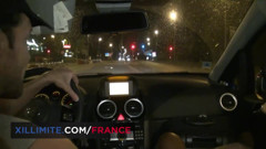 Made In France: แก๊งแบนก์ในลานจอดรถกับผู้หญิงผิวดำ