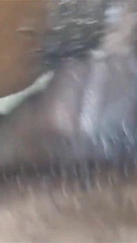 La ragazza a banana che mi ha chiesto di scopare il suo succo e la figa bagnata gocciolante nella mia stanza del patrigno
