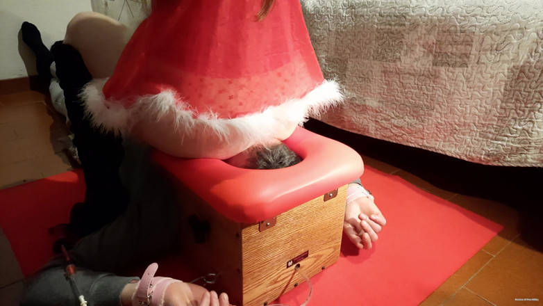 goddess82: Face Sitting &amp; Merry Christmas! 
