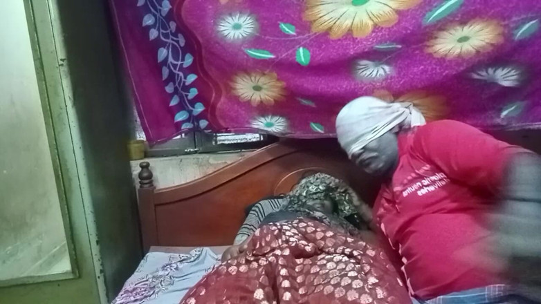 Tamil Anti Uma: Poslíček svádí a dostane vzrušené video