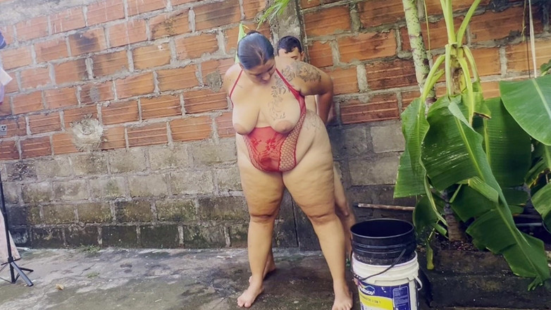 Lexly_16: Mój sąsiad wchodzi do mojego ogrodu i to się stało...