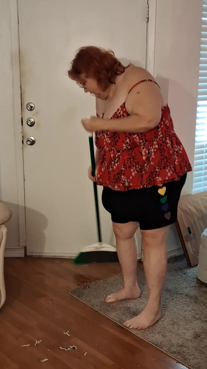 BBW nurse Vicki adventures with friends: Arrolladora Enfermera De Gran Belleza Vicki Decide Pesarse