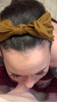 Logan vítá sousedku Quinn s creampie