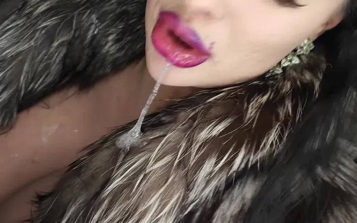 Princess18_: Blowjobs and Cum All Over My Fur Coat