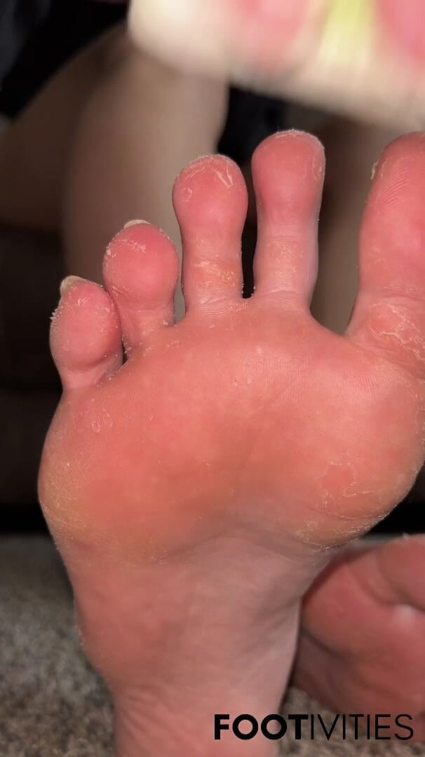 footivities: Asmr Che Scrubbing Con I Piedi E Piedi Oleosi Punto...