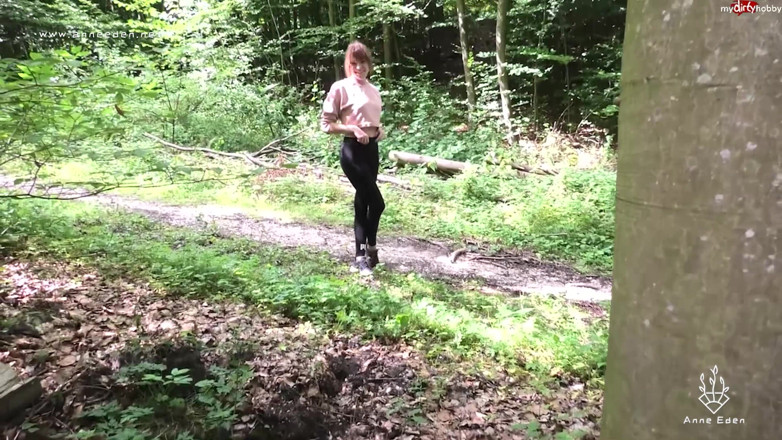 Anne Eden: Follada al aire libre después de correr