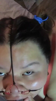 ฉันเย็ดหน้าเธอสวยๆ แล้วแตกในรูจมูก เสื้อกางเกงไหลออกมาจากปาก