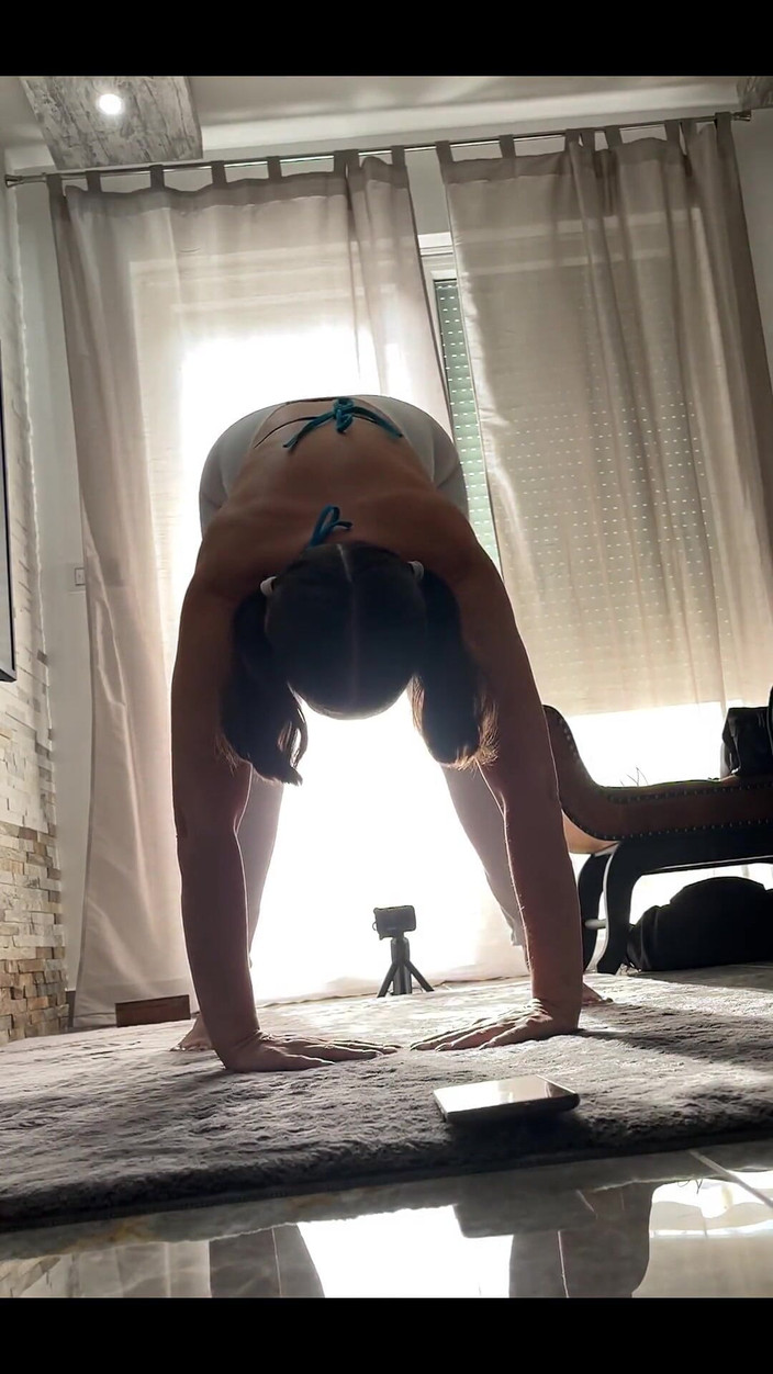 Crypto Mommy: Bb, urmărește cum îmi antrenez corpul ca să te distrezi