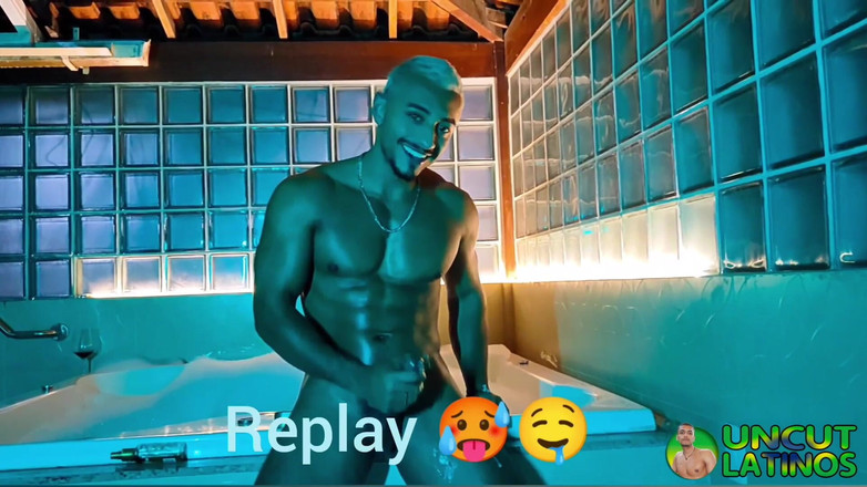 Uncut Latinos: Solo mięśni szarpnij wielki wytrysk! Nieobrzezni Latynosi