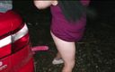 Sexy NEBBW: 性感的胖美女干她的车和假阳具
